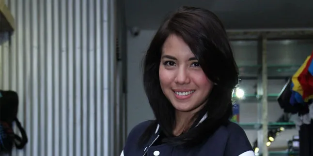Tya Ariestya Lebih Nyaman Dengan Pakaian Cowok