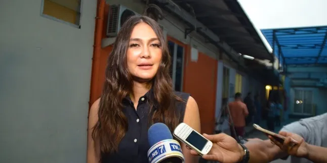 Uang Usaha Luna Maya Tak Ada Apa-Apanya Dari Penghasilan Ayu?