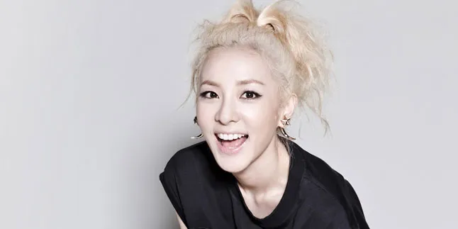Ubah Warna Rambut, Dara 2NE1 Tampil Cantik