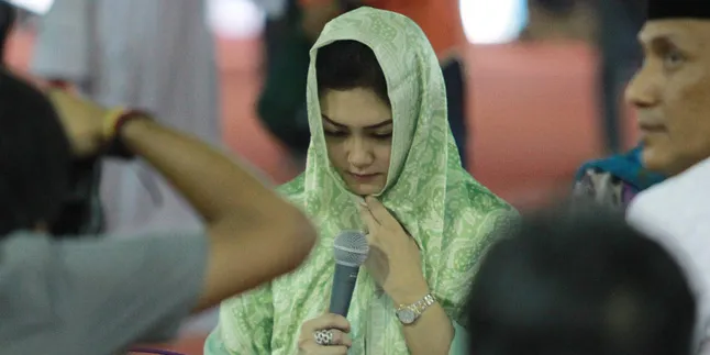 Ucap Syahadat, Bella Saphira Jadi Mualaf