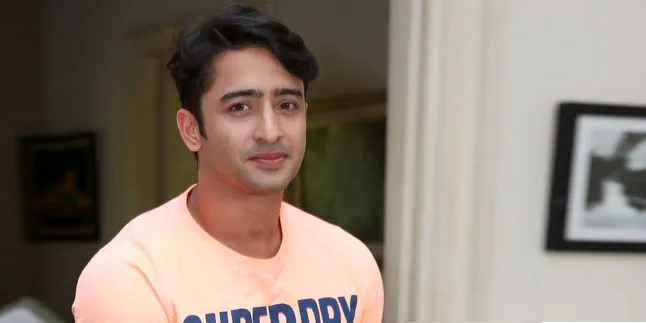 Ucapkan Selamat Malam Buat Fans, Shaheer Pamer Selfie Ganteng