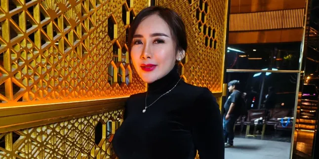 Uci Sucita Rilis 'Candu dan Luka', Dekatkan Diri ke Gen Z Uci Sucita Rilis 'Candu dan Luka', Dekatkan Diri ke Gen Z