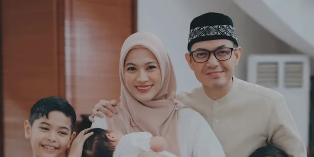 Dude Harlino dan Alyssa Soebandono Tunda Penindikan Putri Ketiga karena Takut Kesakitan Dude Harlino dan Alyssa Soebandono Tunda Penindikan Putri Ketiga karena Takut Kesakitan