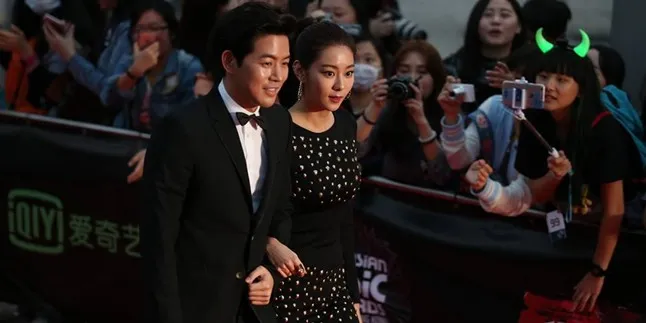 UEE dan Lee Sang Yoon Ketahuan Kencan di Ultah Anak Kecil UEE dan Lee Sang Yoon Ketahuan Kencan di Ultah Anak Kecil