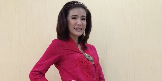Ujian Kejar Paket C, Olga Lydia Doakan Aurel Hermansyah Ujian Kejar Paket C, Olga Lydia Doakan Aurel Hermansyah