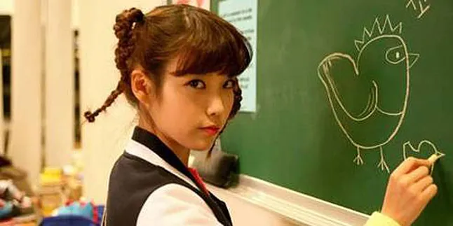 Ukuran Pinggang Kecil, IU Dianggap Terlalu Kurus?