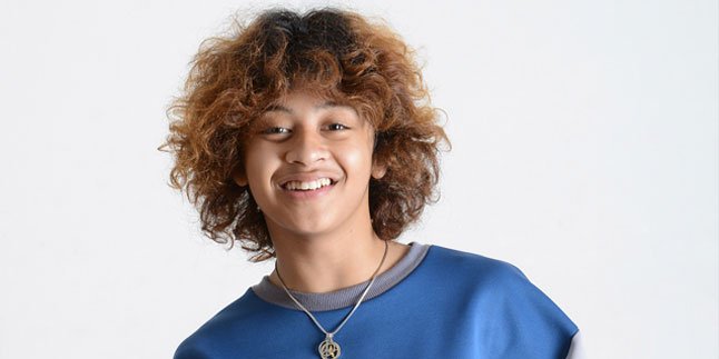 Ulala! Ubah Gaya Rambut, Bastian Steel Jadi Ganteng Secetar Ini Ulala! Ubah Gaya Rambut, Bastian Steel Jadi Ganteng Secetar Ini