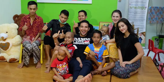 Ulang Tahun, Ammar Zoni Rayakan Dengan Anak-Anak Penderita Kanker Ulang Tahun, Ammar Zoni Rayakan Dengan Anak-Anak Penderita Kanker