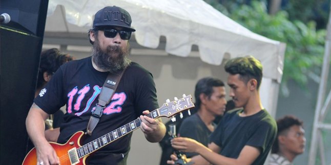 Ulang Tahun, Choky NTRL 'Manggung' Bareng Istri dan Anaknya