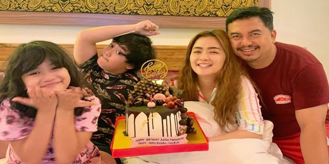 Celebrating Birthday with Family, Vega Darwanti Expresses Gratitude and Asks for Netizens' Prayers