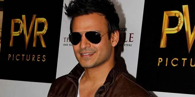 Ulang Tahun ke-37, Wajah Vivek Oberoi Berlumur Kue