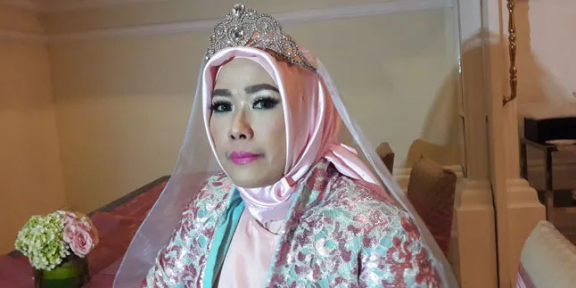 Ulang Tahun Ke-47, Lucky Resha Dapat Kado Istimewa Dari Suami Ulang Tahun Ke-47, Lucky Resha Dapat Kado Istimewa Dari Suami