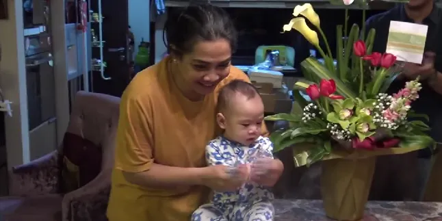 Ulang Tahun ke-54, Mama Rieta Dapat Kado Mewah Dari Raffi - Gigi