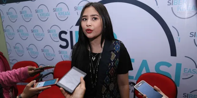 Ulang Tahun ke21, Prilly Latuconsina Dapat Hadiah Jam dan Diizinkan Pacaran