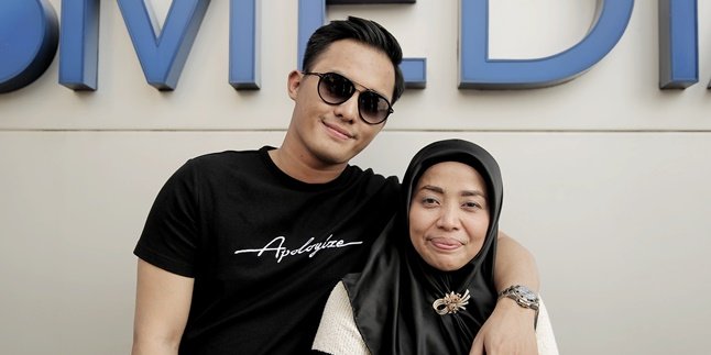 Birthday, Muzdalifah is Grateful to Have a Caring and Loving Husband