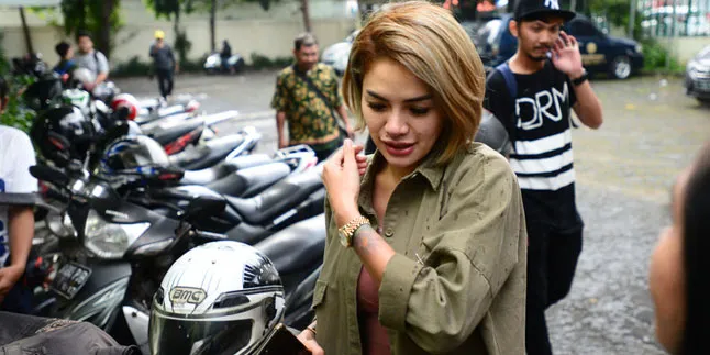 Ulang Tahun, Nikita Mirzani Dapat Kejutan di Lokasi Syuting Ulang Tahun, Nikita Mirzani Dapat Kejutan di Lokasi Syuting