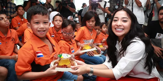 Ulang Tahun, Nikita Willy Gandeng Pacar Berbagi Dengan Anak Panti Ulang Tahun, Nikita Willy Gandeng Pacar Berbagi Dengan Anak Panti