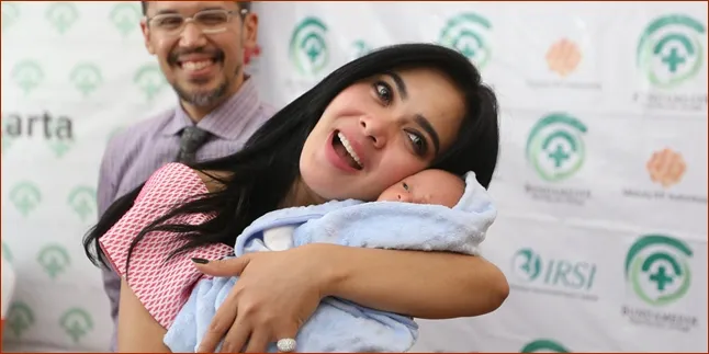 Ulang Tahun, Syahrini Dapat Hadiah Ponakan Kembar Mirip Bule