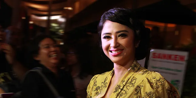 Ultah, Dewi Perssik Banyak Merenung, Tak Mau Pesta Pora