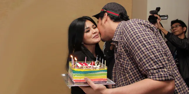 Ultah, Karina Ranau Tak Dapat Ucapan Dari Epy Kusnandar? Ultah, Karina Ranau Tak Dapat Ucapan Dari Epy Kusnandar?