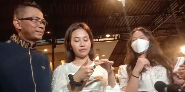 Mayang Reveals Relationship Status with YouTuber Rivaldi on Her 19th Birthday