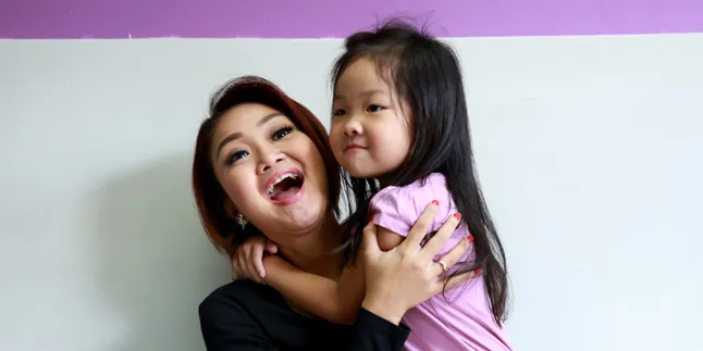 Ultah Ke-33, Cici Panda Akan Segera Beri Adik Untuk Alika