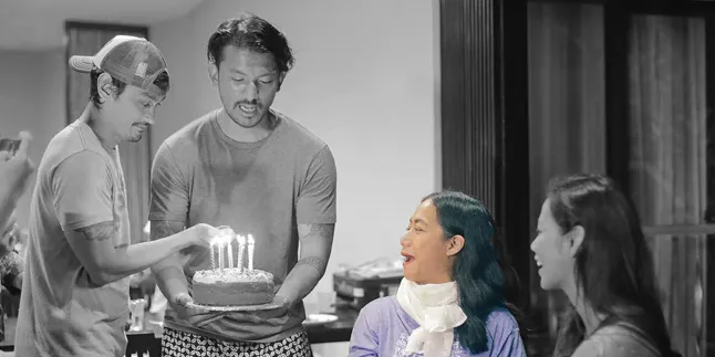 Ultah, Nia Dinata Harap INI KISAH TIGA DARA Ditonton 4 Juta Orang Ultah, Nia Dinata Harap INI KISAH TIGA DARA Ditonton 4 Juta Orang