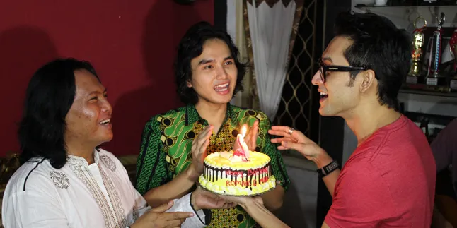 Ultah, Roman Dman Teringat Almarhum Ayah Ultah, Roman Dman Teringat Almarhum Ayah