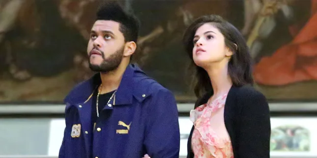 Umbar Kemesraan di Depan Umum, The Weeknd Cium Selena Gomez Umbar Kemesraan di Depan Umum, The Weeknd Cium Selena Gomez