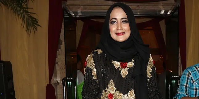 Umrah, Apa Doa Umi Pipik Untuk Anak? Umrah, Apa Doa Umi Pipik Untuk Anak?