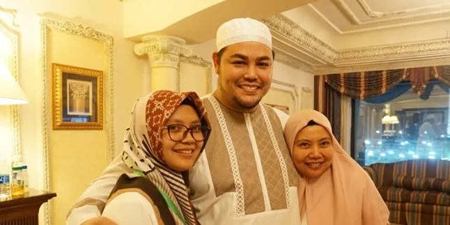 Umrah ke Tanah Suci, Ivan Gunawan Bawa Serta Puluhan Karyawannya