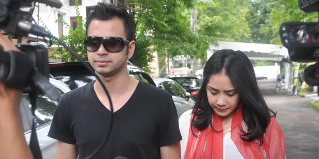 Umrah, Kenapa Raffi Ahmad Tak Dibarengi Nagita Slavina? Umrah, Kenapa Raffi Ahmad Tak Dibarengi Nagita Slavina?