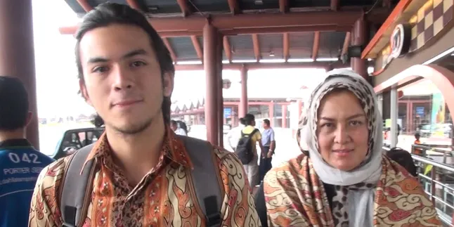 Umroh Saat Tahun Baru, Rizky Nazar Punya Doa Khusus Umroh Saat Tahun Baru, Rizky Nazar Punya Doa Khusus