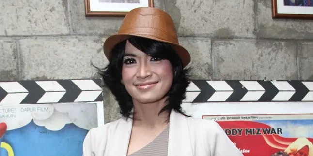 Umroh, Yulia Rachman Titip Anak ke Mama