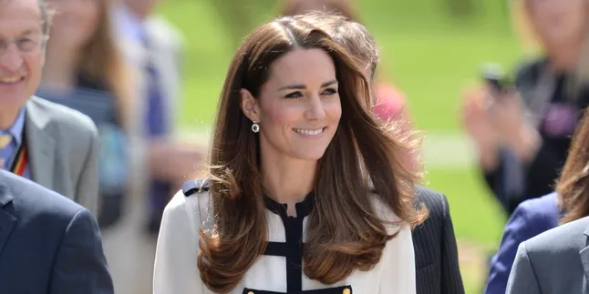 Umur 17 Bulan, Putra Kate Middleton Makin Ganteng dan Narsis Umur 17 Bulan, Putra Kate Middleton Makin Ganteng dan Narsis