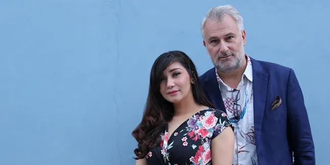 Umur Baru 2 Bulan, Anak Baby Margaretha Sudah Masuk Koran Austria Umur Baru 2 Bulan, Anak Baby Margaretha Sudah Masuk Koran Austria
