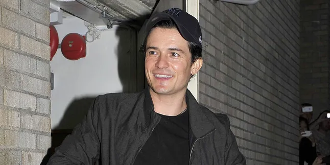 Umur Dua Tahun, Putra Orlando Bloom Hobi Main Pedang Umur Dua Tahun, Putra Orlando Bloom Hobi Main Pedang