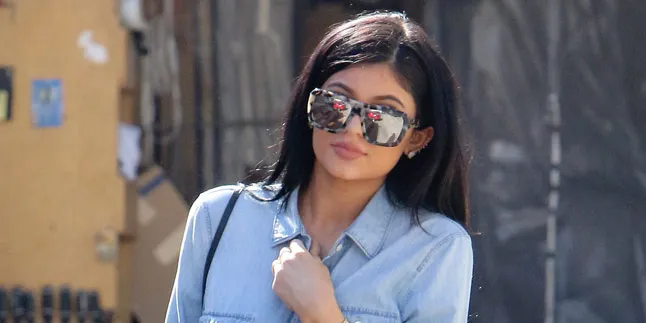 Umur Masih 17 Tahun, Kylie Jenner Hamil? Umur Masih 17 Tahun, Kylie Jenner Hamil?