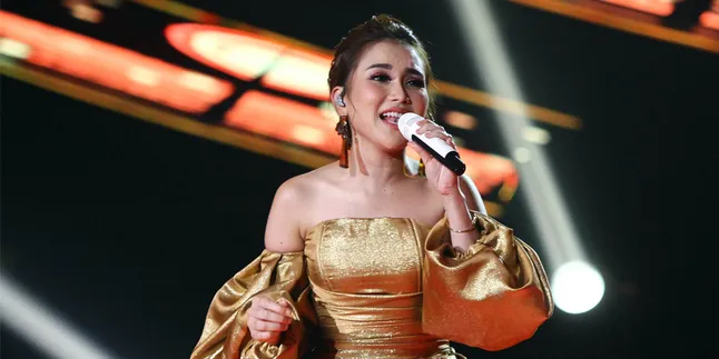 Unggah Foto 17 Challenge, Perubahan Ayu Ting Ting Curi Perhatian
