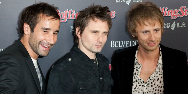 Unggah Foto Baru, Muse Sekalian Ungkap Judul Album Ketujuh?