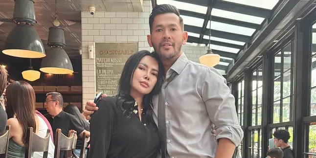 Unggah Foto Berdua, Uci Flowdea sedang Dekat dengan Rian Ibram?