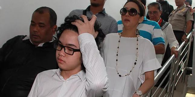 Unggah Foto Dul, Maia Bersyukur Putranya Sudah Bisa Tersenyum