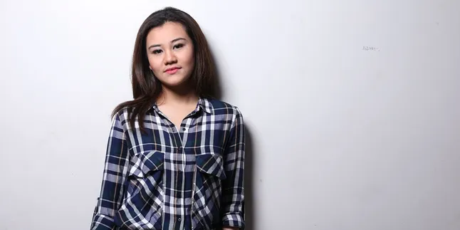 Unggah Foto Jadul, Aaliyah Rindu Masa Kecil dan Adjie Massaid di Dalamnya? Unggah Foto Jadul, Aaliyah Rindu Masa Kecil dan Adjie Massaid di Dalamnya?