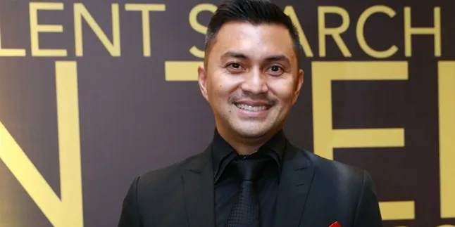 Unggah Foto Jadul, Anjasmara Cool Sejak Dulu