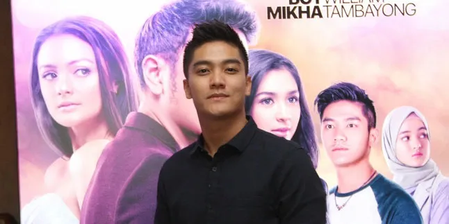 Unggah Foto Mesra, Boy William Pacaran Dengan Putri Pengusaha?