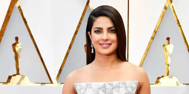 Ungkap Keinginan Menikah, Priyanka Chopra Lempar Kode Buat Nick Jonas? Ungkap Keinginan Menikah, Priyanka Chopra Lempar Kode Buat Nick Jonas?
