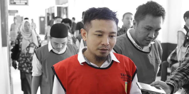 Ungkapan Haru Zul Zivilia Setelah Ketemu Anak Bungsu di Pengadilan Ungkapan Haru Zul Zivilia Setelah Ketemu Anak Bungsu di Pengadilan