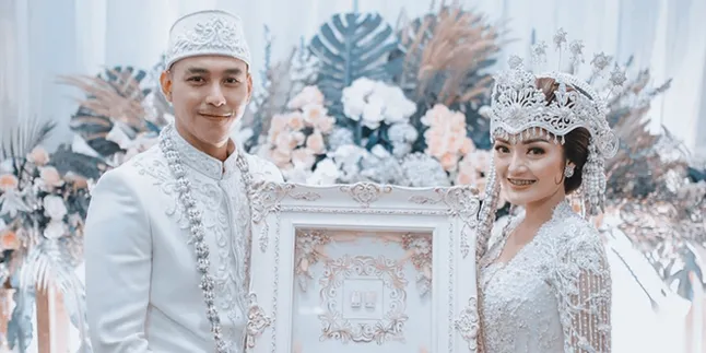 Ungkapan Syukur Siti Badriah dan Krisjiana Setelah Resmi Menikah Ungkapan Syukur Siti Badriah dan Krisjiana Setelah Resmi Menikah
