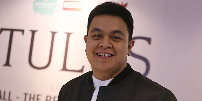 Unik, Sebelum Manggung Tulus Waktu Untuk Bicara Pada Diri Sendiri