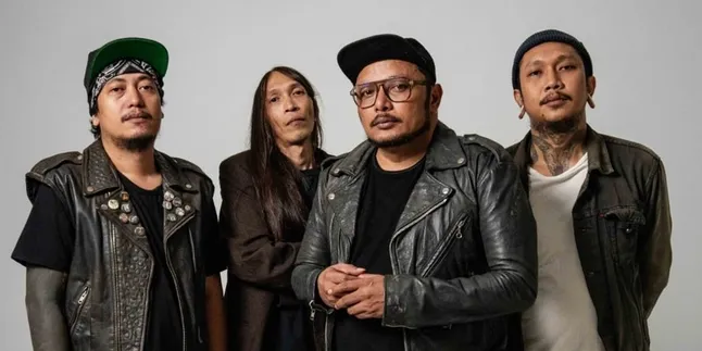 The Rock Band from Banjarmasin, Muram Officially Introduces Richy Petroza as Their New Vocalist Through 'Parade Hujan'